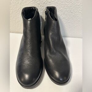 Clark’s pebbled leather bootie